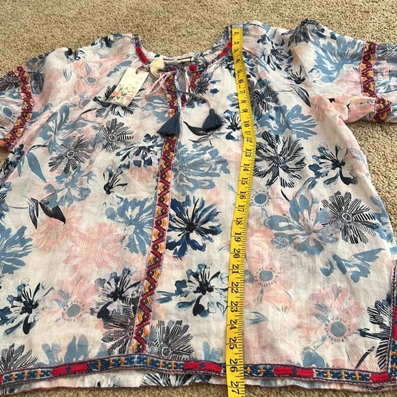 NWT! JOHNNY WAS Size XL white with blue multi peasant blouse with front tie - Picture 12 of 14